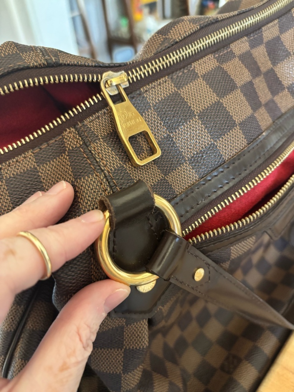 Louis Vuitton Evora MM in Damier Ebene - Picture 12 of 16